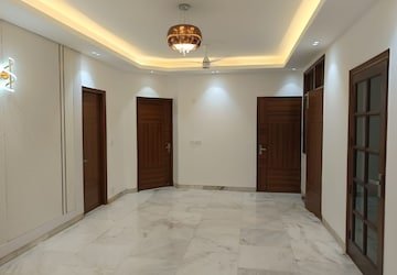 3 BHK Builder Floor for Rent in Panchsheel Park, Delhi